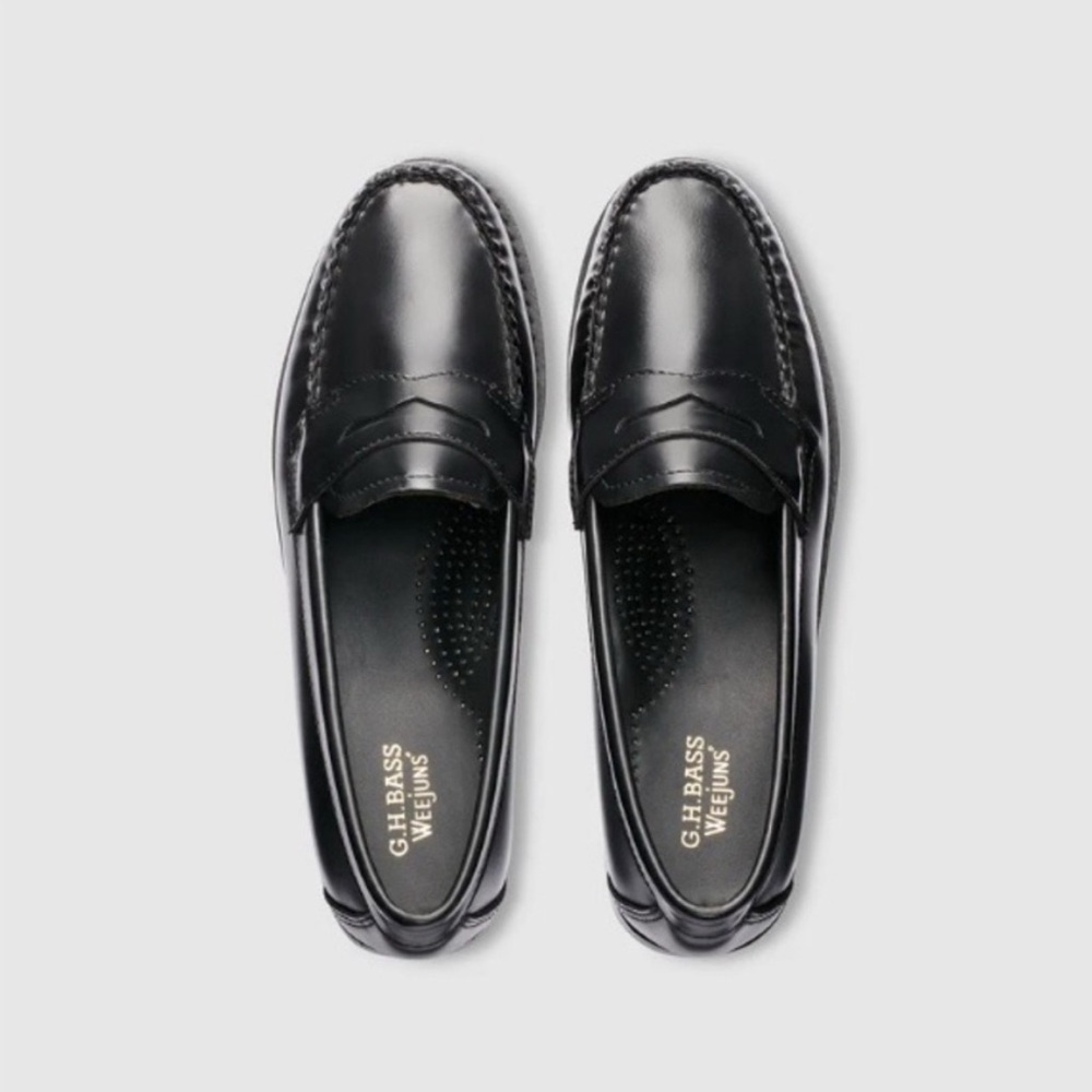 GH BASS Black Leather Weejuns NWT